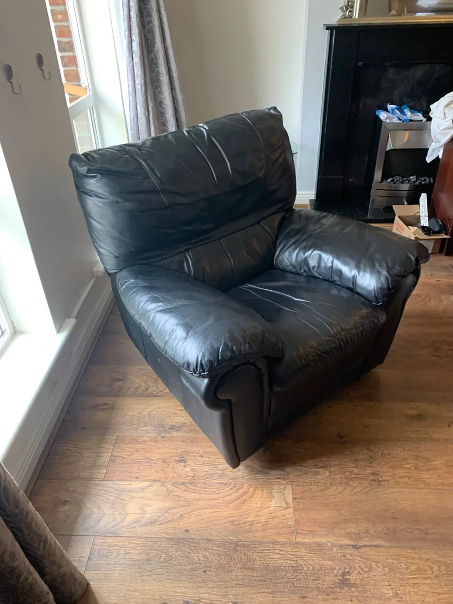 Armchair - Image 1