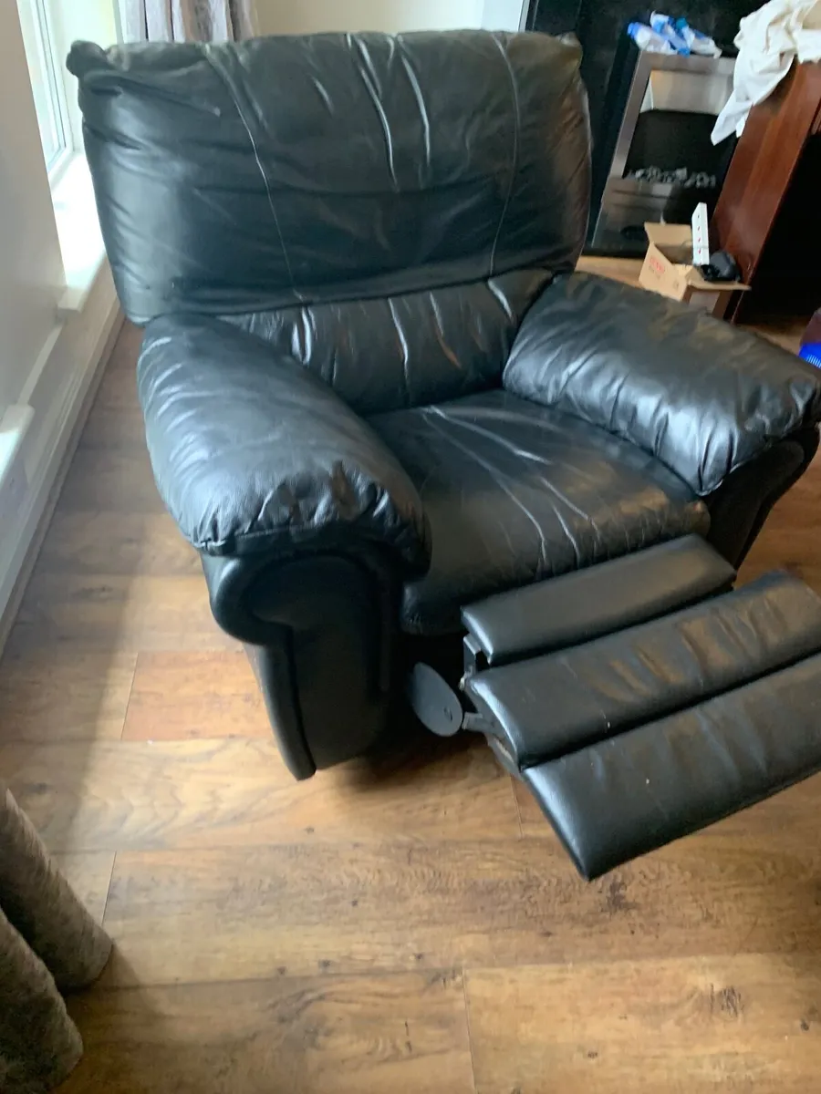 Armchair - Image 2