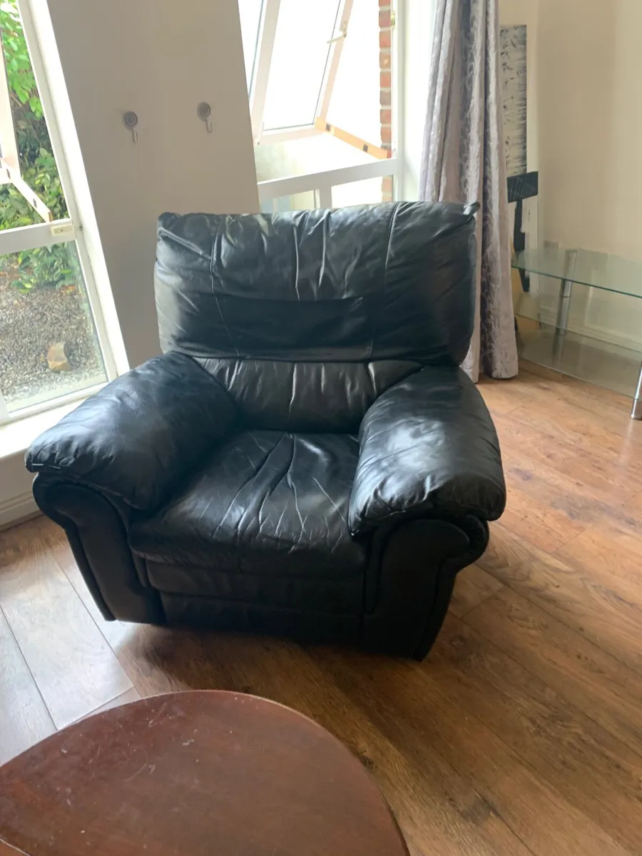 Armchair - Image 3