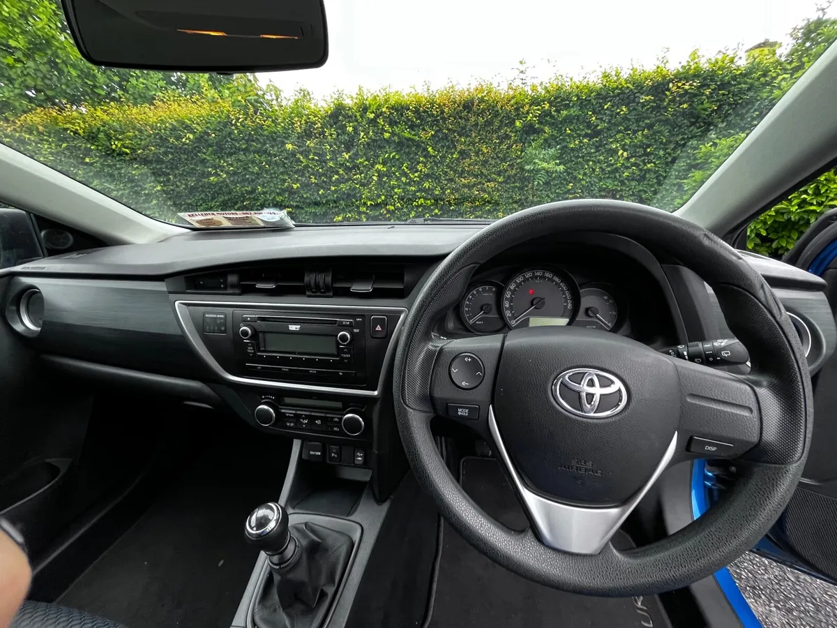 TOYOTA AURIS 1.33 5DR TERRA 4DR 2014 - Image 3