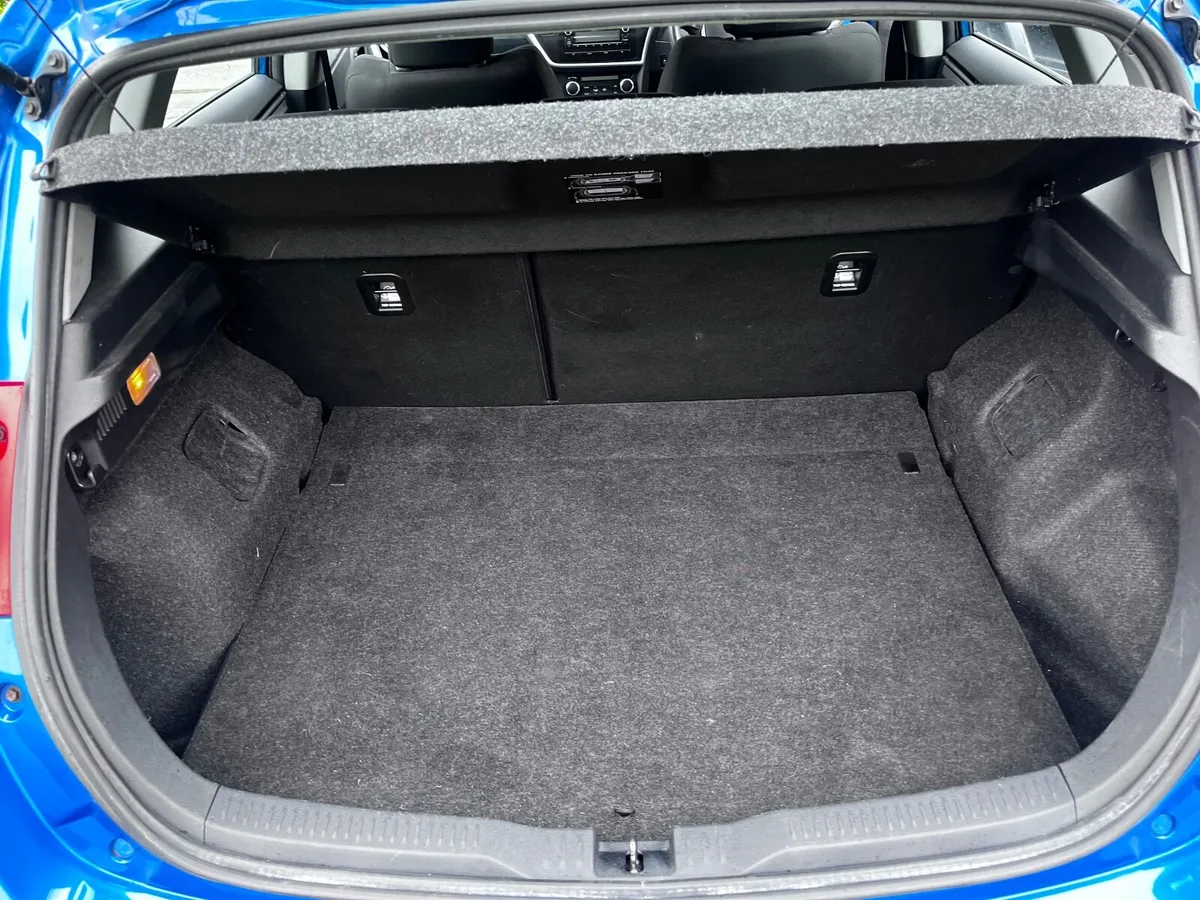 TOYOTA AURIS 1.33 5DR TERRA 4DR 2014 - Image 4