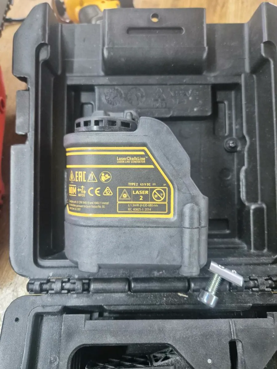 DeWalt dw088 self-leveling laser - Image 2