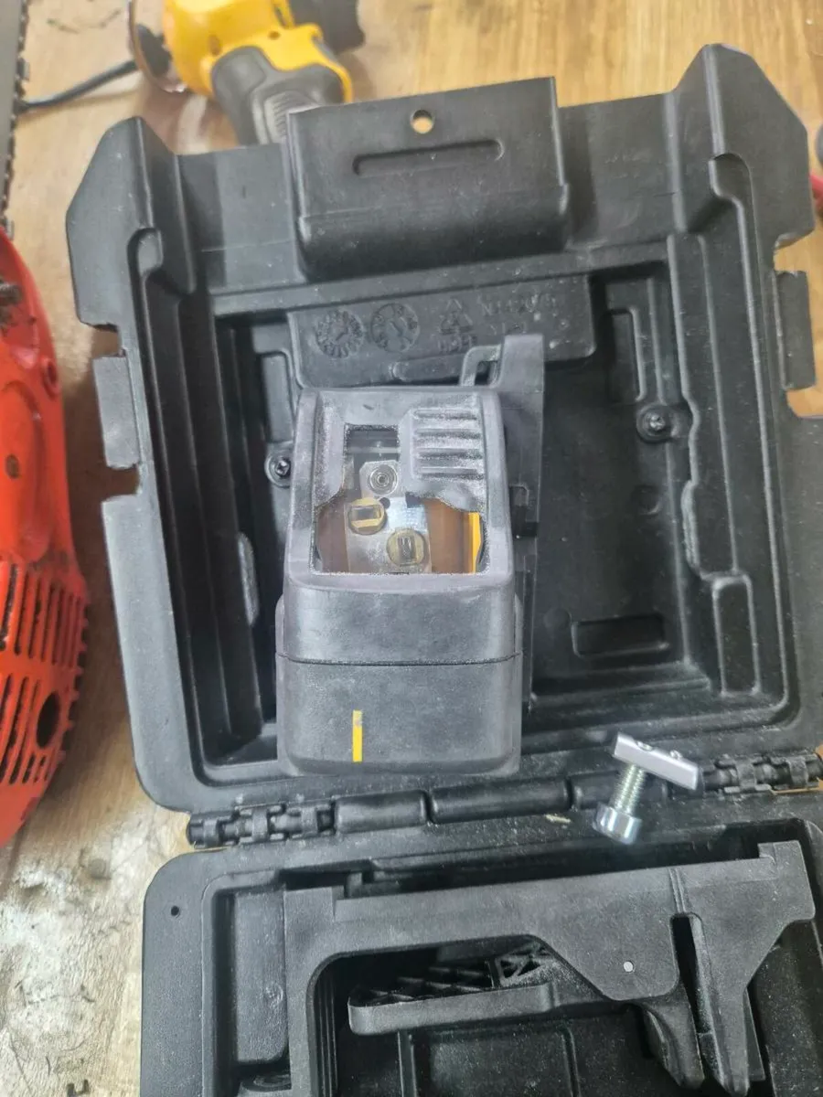 DeWalt dw088 self-leveling laser - Image 4
