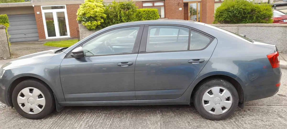 Skoda Octavia 2017 - Image 2