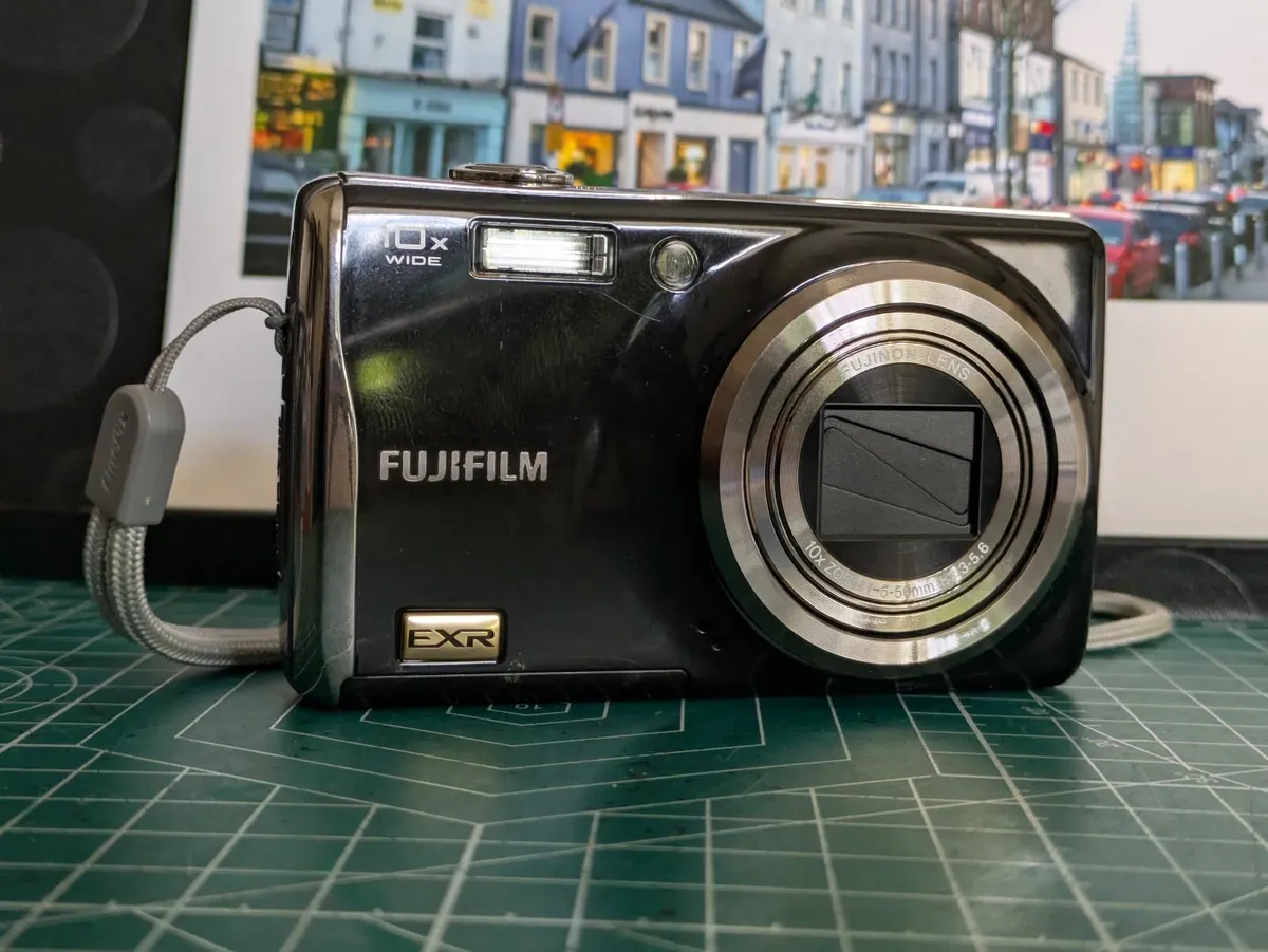 Fujifilm F80 EXR🌈 Super CCD digital camera - Image 2