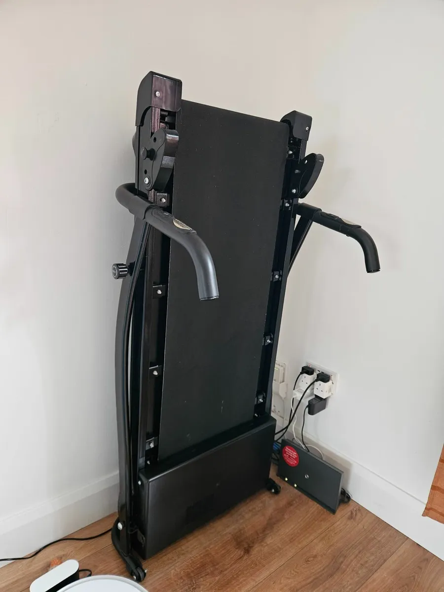 NRG100 Treadmill - Image 3