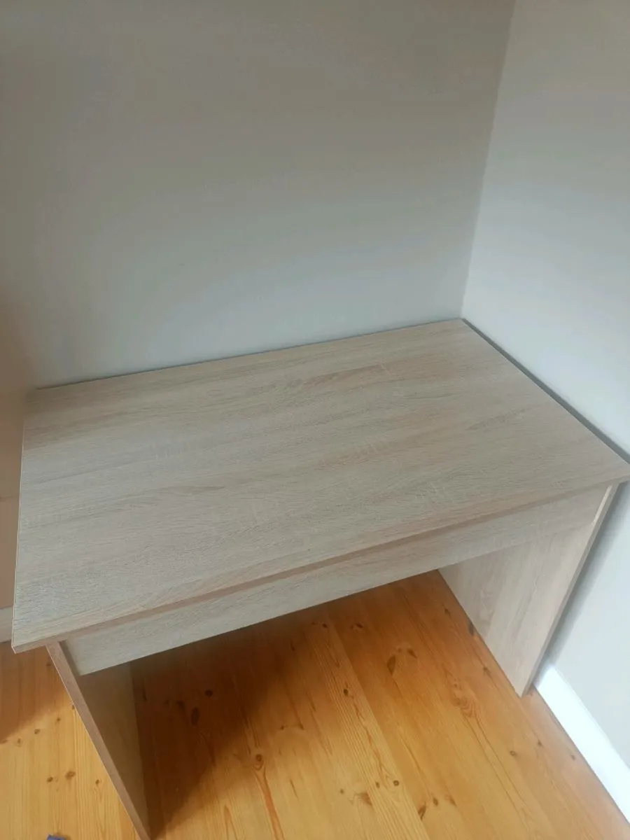 Desk - Image 2