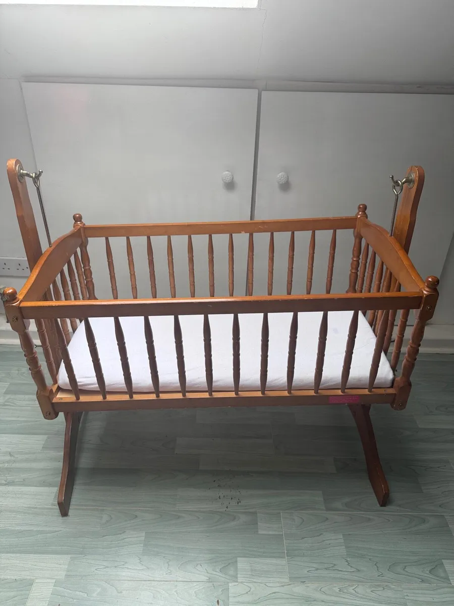 Vintage rocking cradle - Image 2