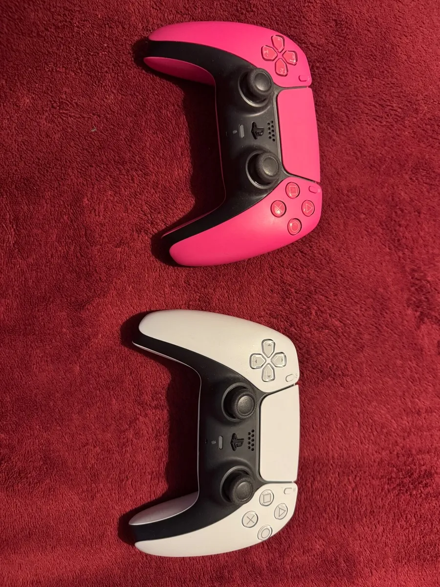 PlayStation 5 (Perfect Condition) + 2 Controllers - Image 3