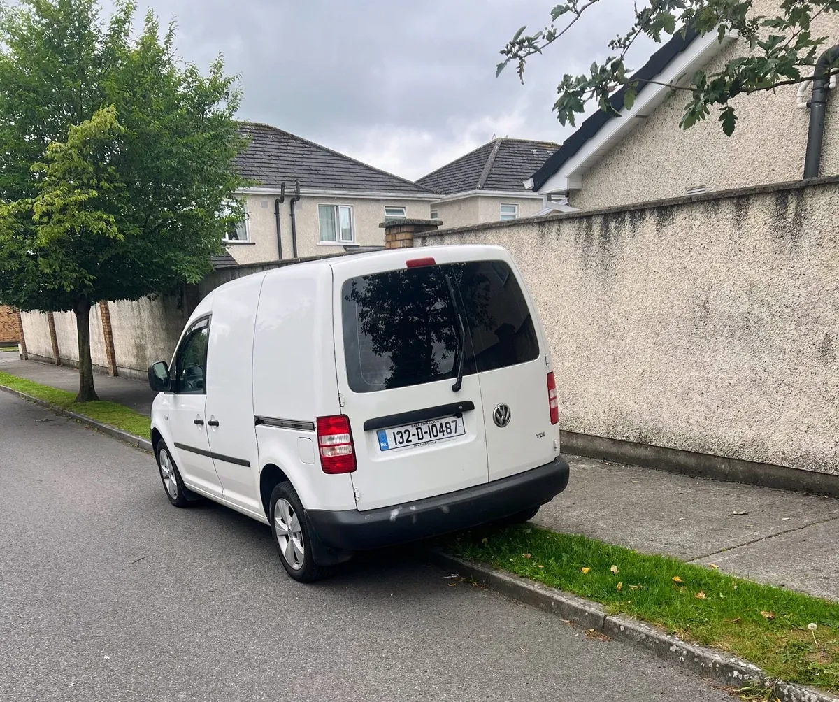 Volkswagen Caddy 2013-low milege - Image 2