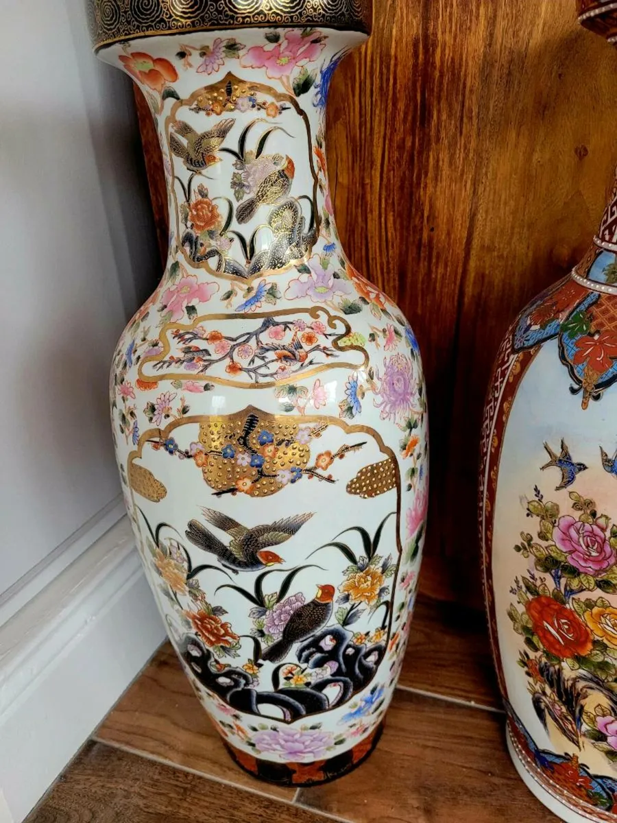 Pair of Satsuma Vases - Image 3