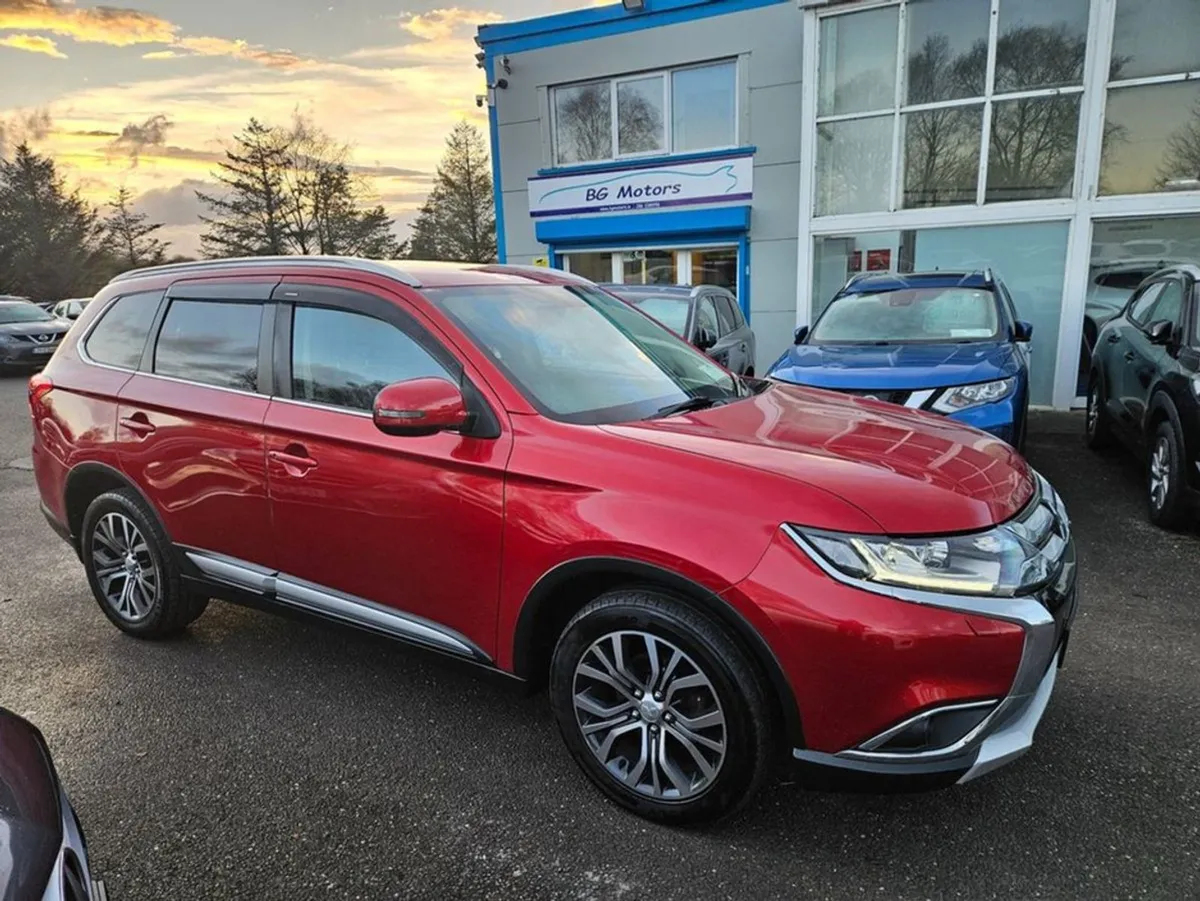 Mitsubishi Outlander 4WD 6MT 4DR - Image 1
