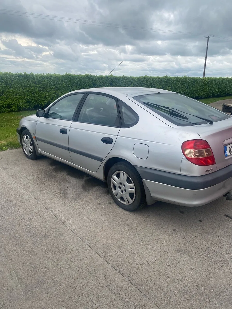 Toyota avensis 2 lt diesel for sale - Image 2