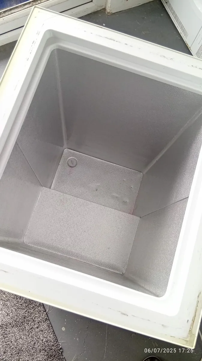 Chest Freezer - Image 2