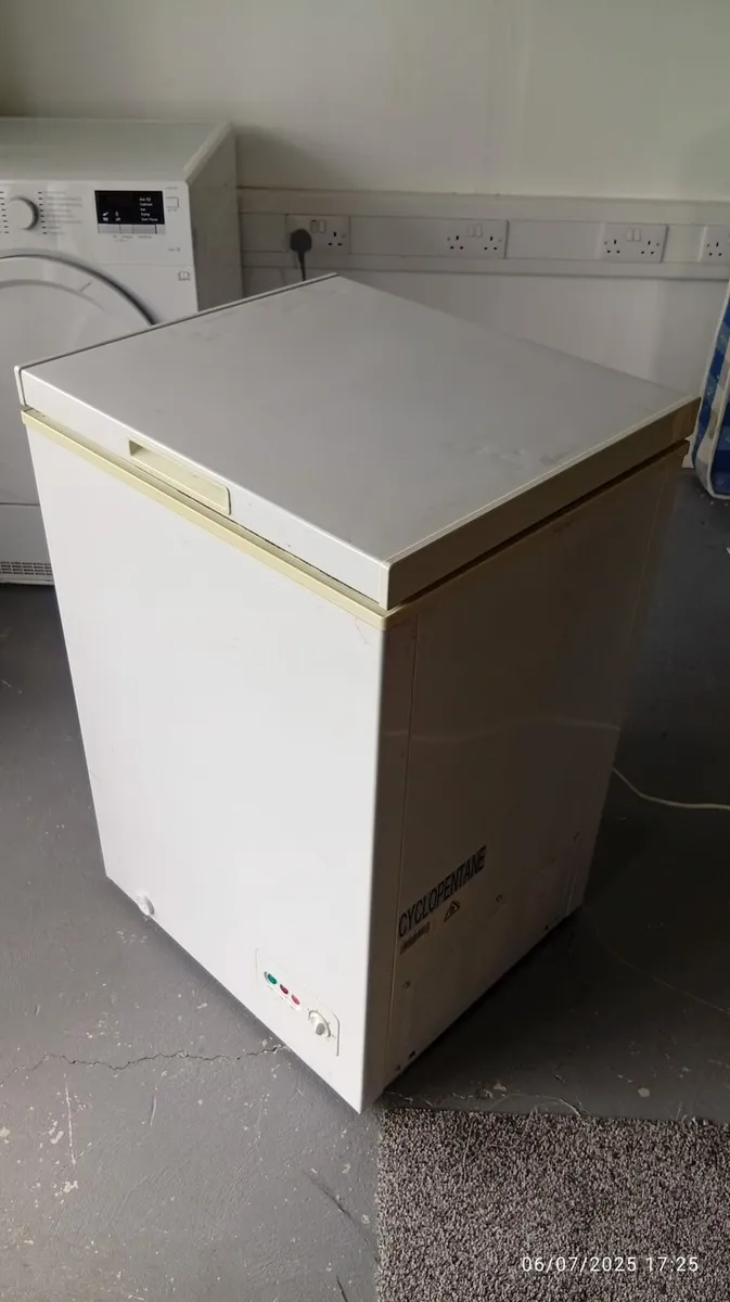 Chest Freezer - Image 3