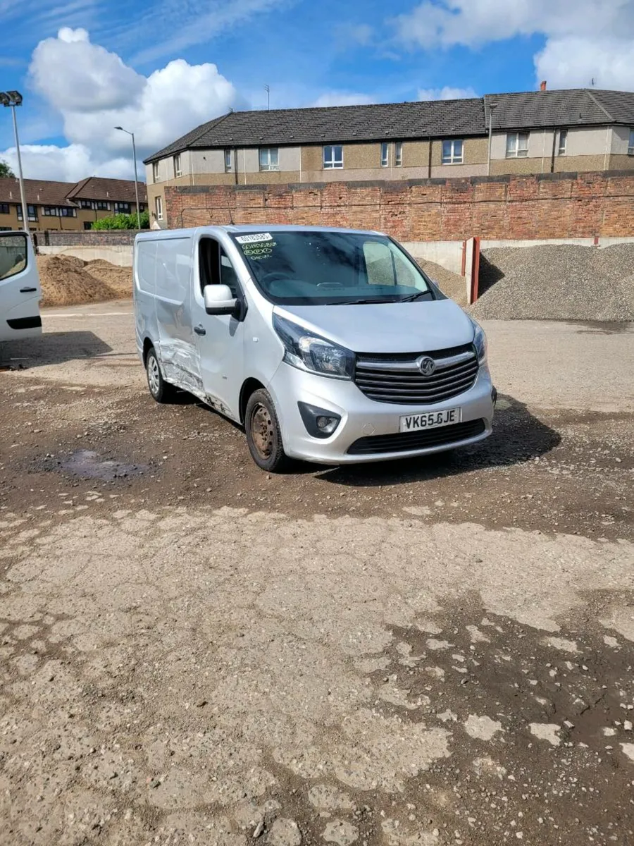 Renault traffic vauxhall vivaro for breaking - Image 1