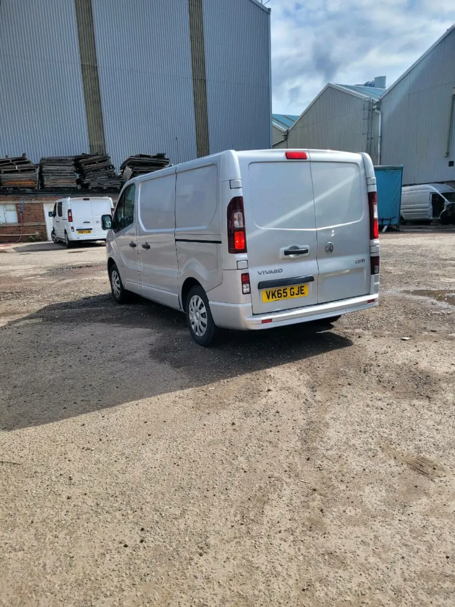 Renault traffic vauxhall vivaro for breaking - Image 2