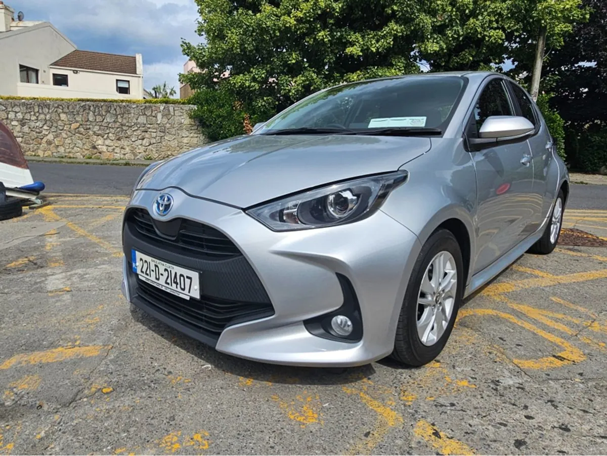 Toyota Yaris Hybrid Luna 4DR Auto - Image 2