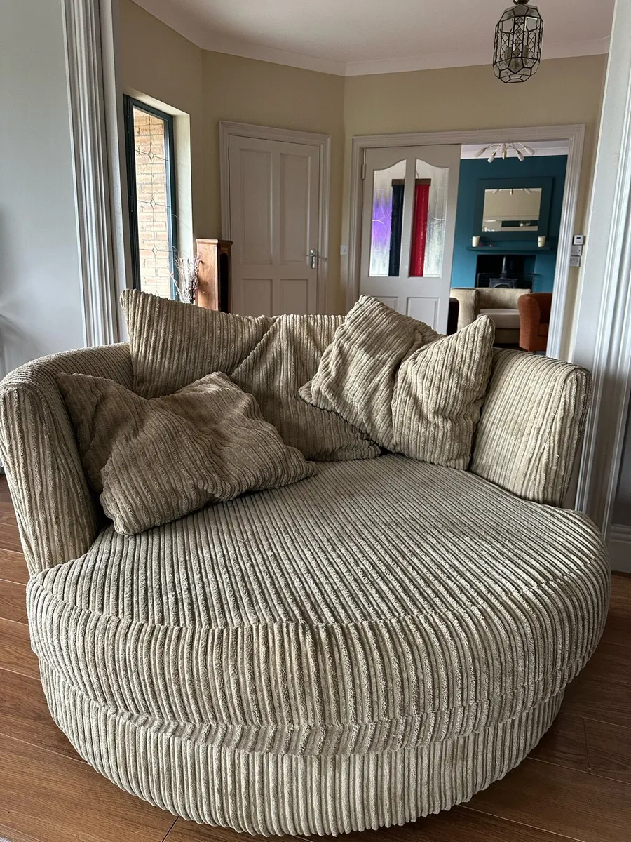 Swivel chair - Image 2