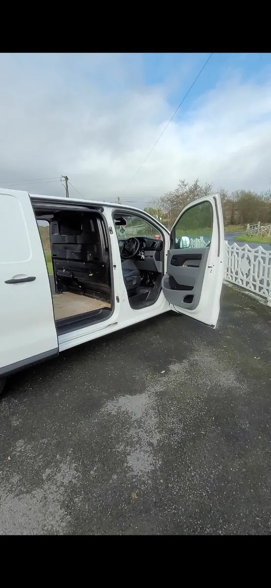 Peugeot Expert 2019 - Image 1