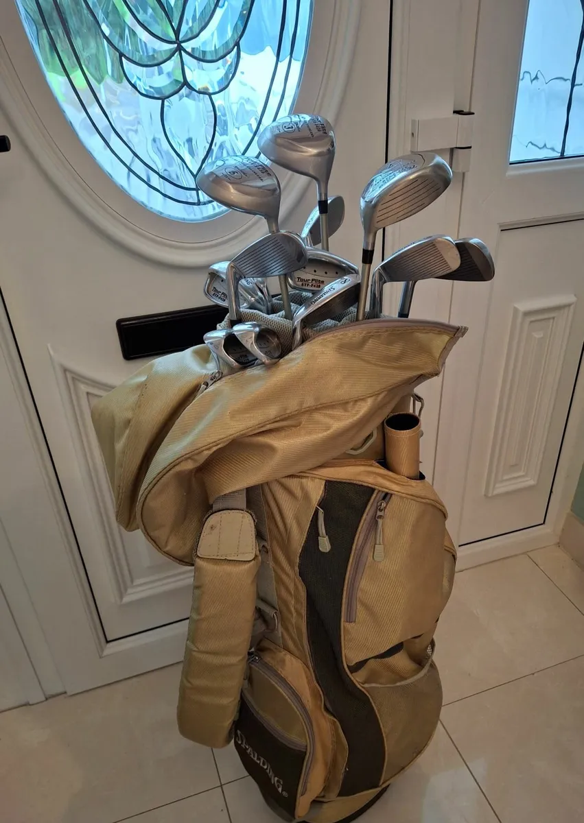 Ladies full set of Spalding Golf Clubs & Golf Bag - Image 3