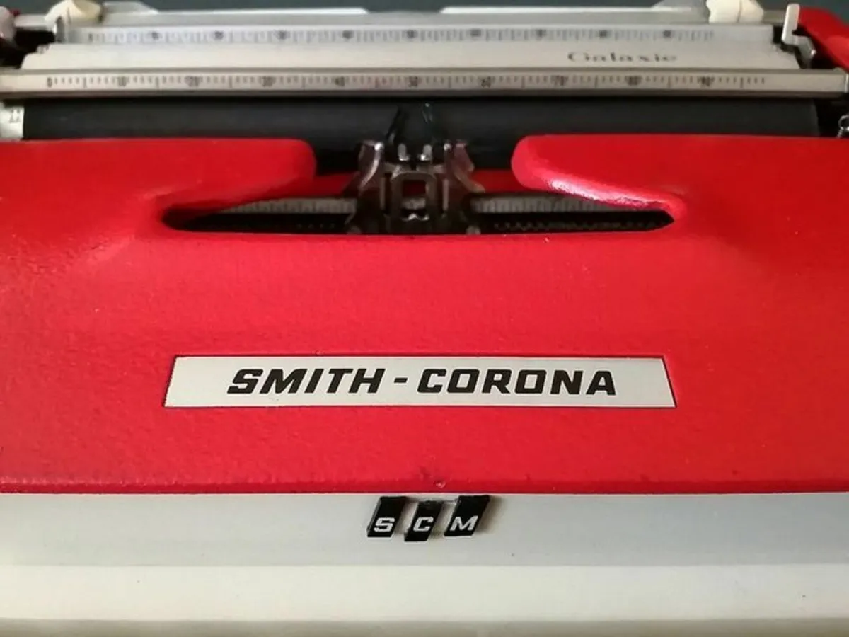 Smith Corona Galaxie typewriter - Fully Restored - Image 3