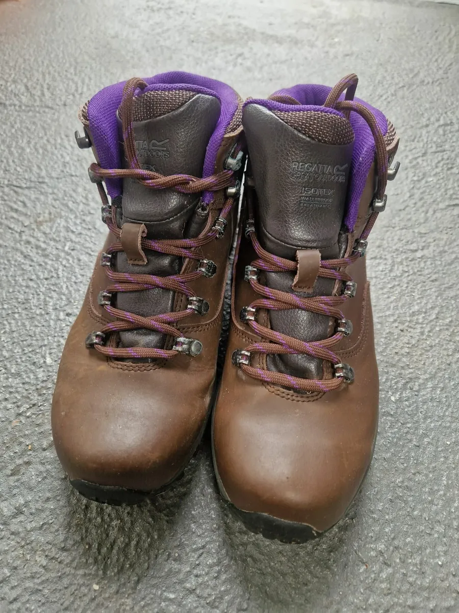Hiking boots - Image 1