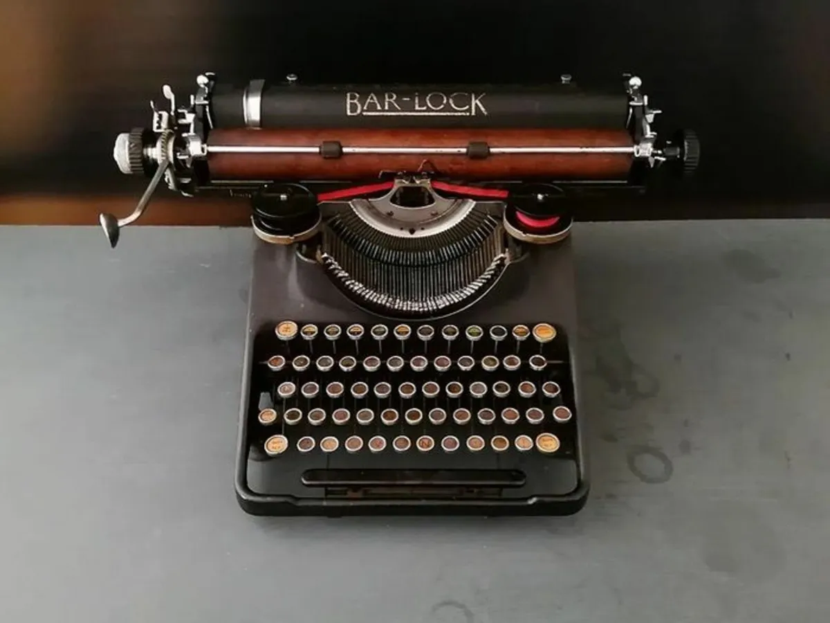 Barlock 17 Typewriter - Fully Restored - Image 3