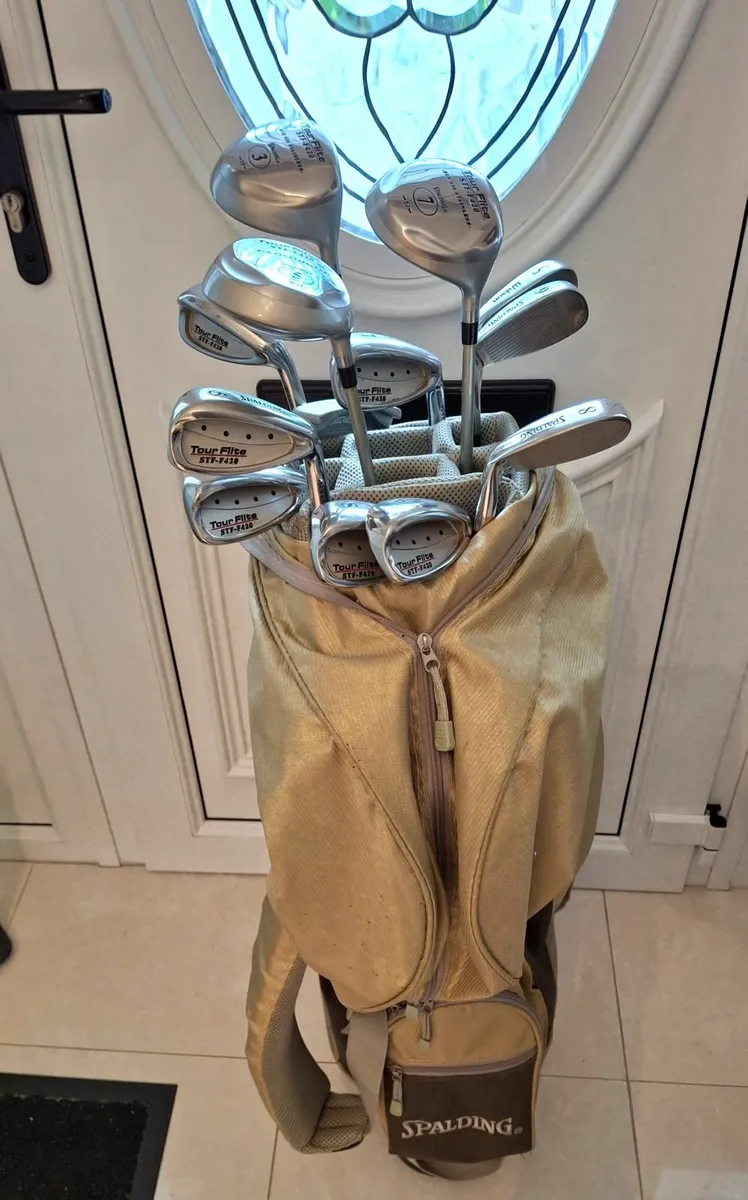 Ladies full set of Spalding Golf Clubs & Golf Bag - Image 2