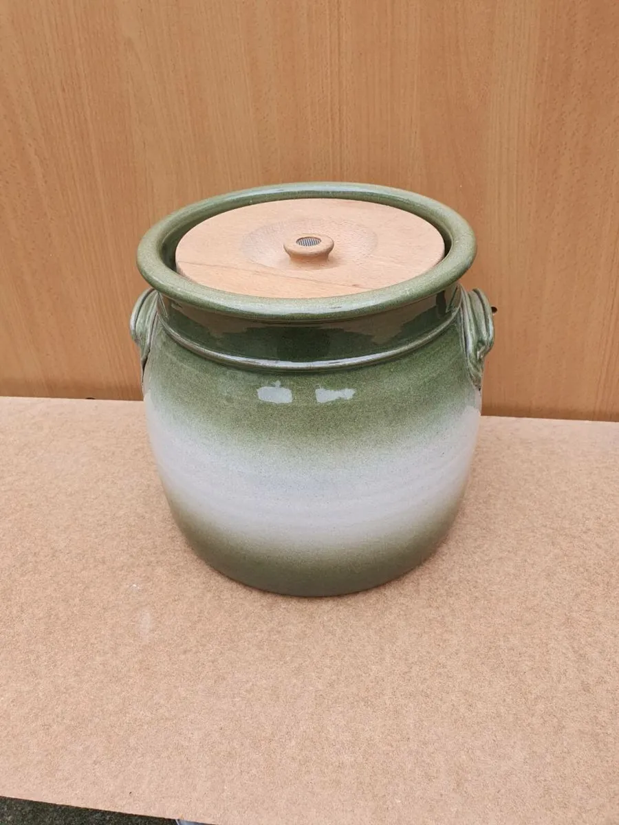 Kiltrea  bread crock - Image 3