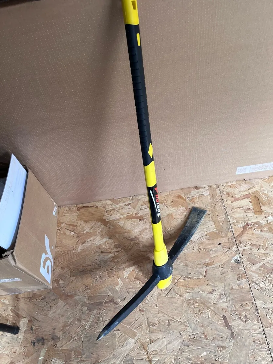 Pick garden tool , digging , construction - Image 2