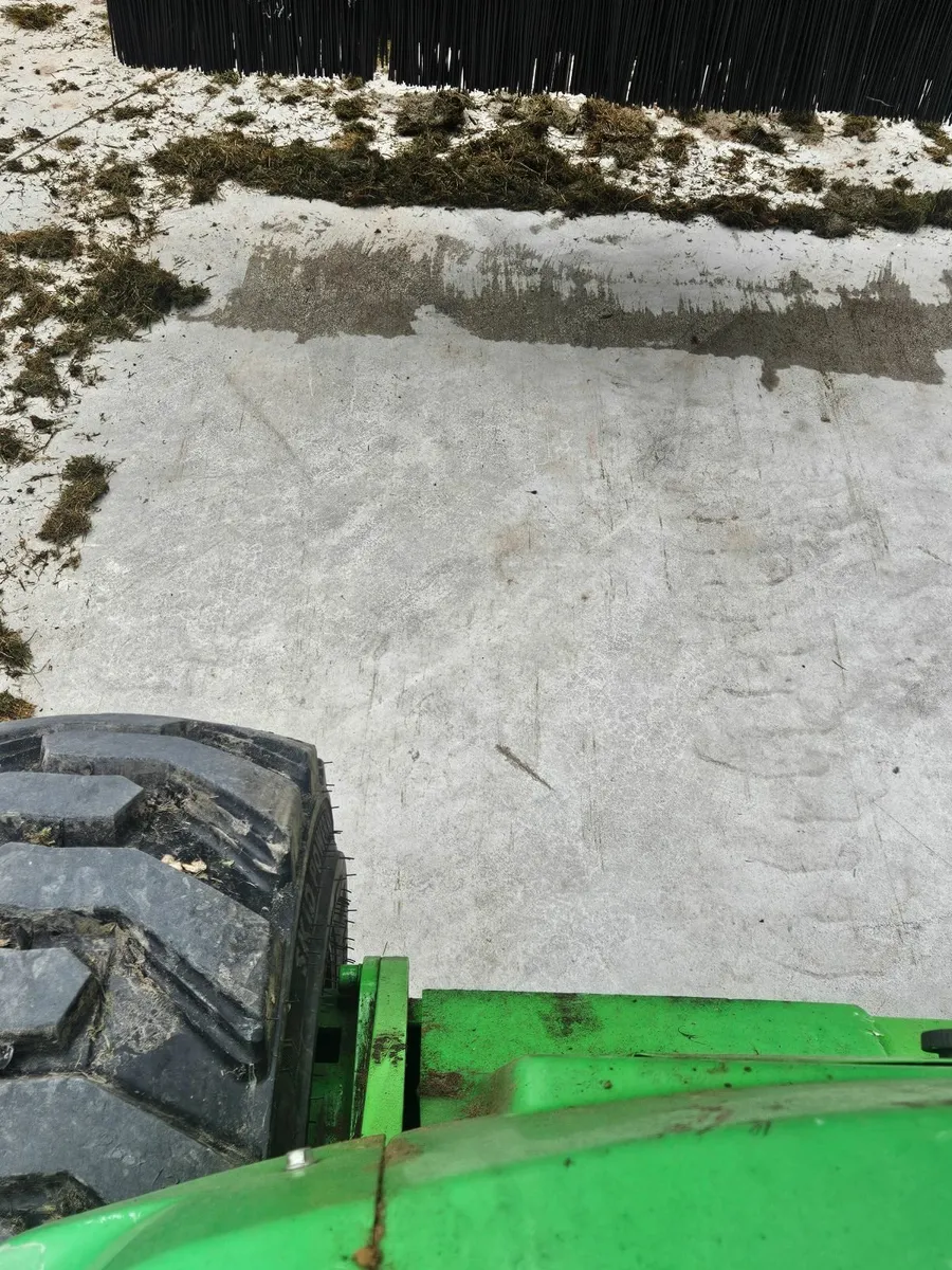 Sweeper for forklift loader no vat - Image 4