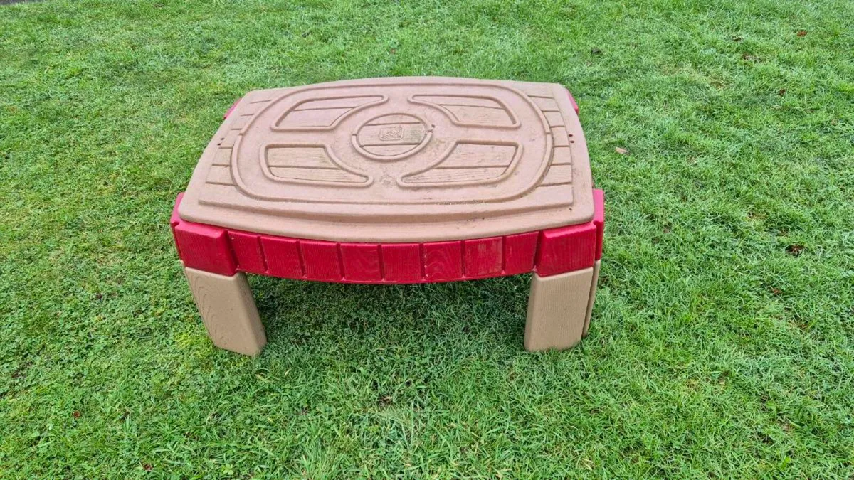Sand and Water Table - Image 2