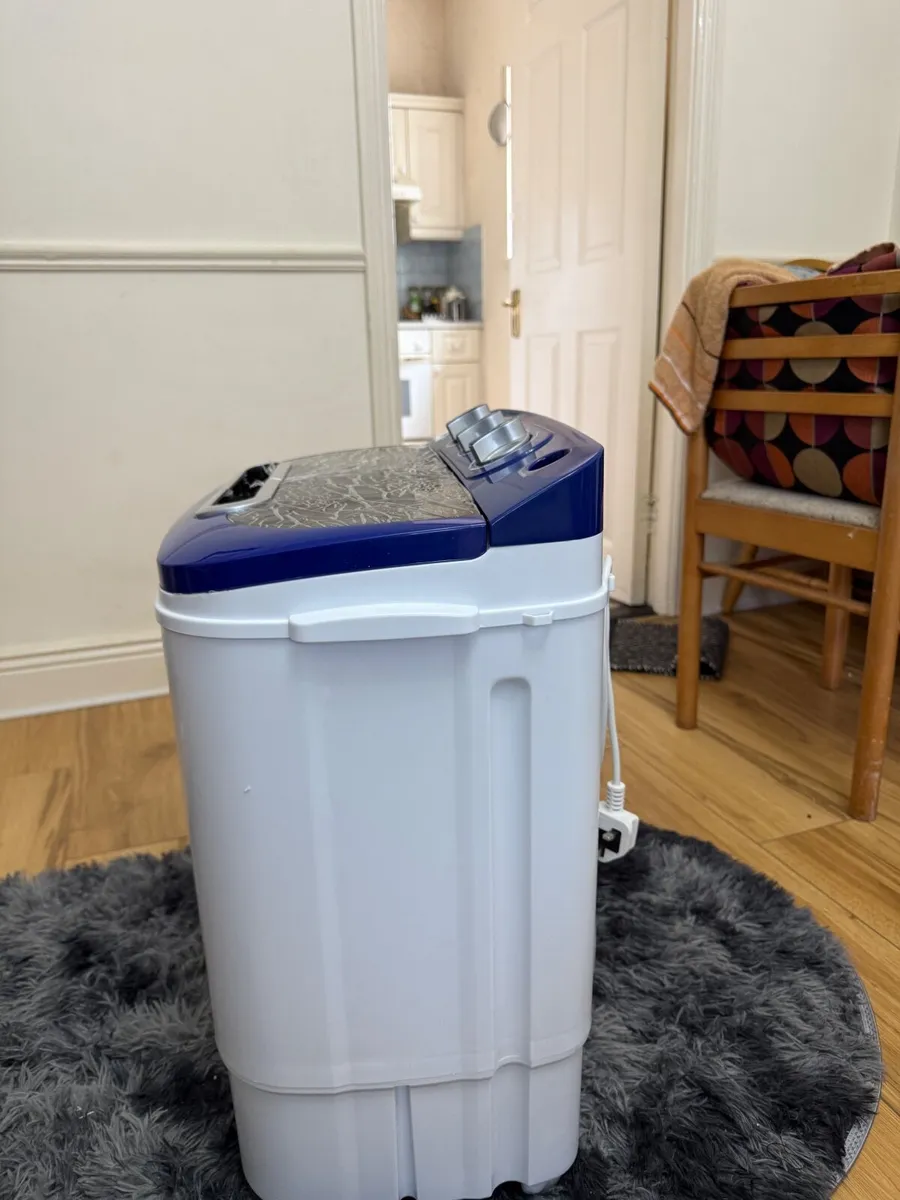 Washing machine - Image 1