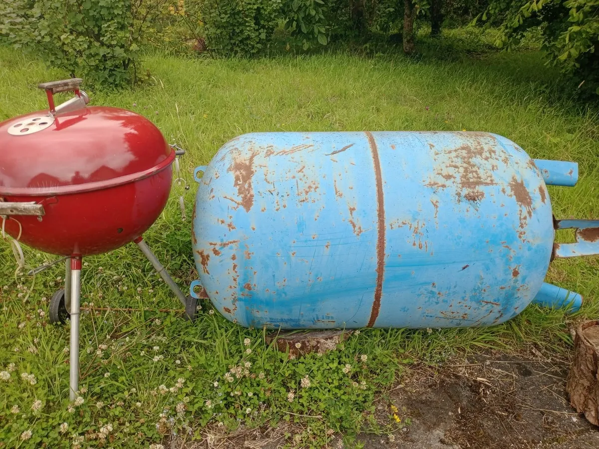 Large metal tank - bbq/smoker project - Image 1