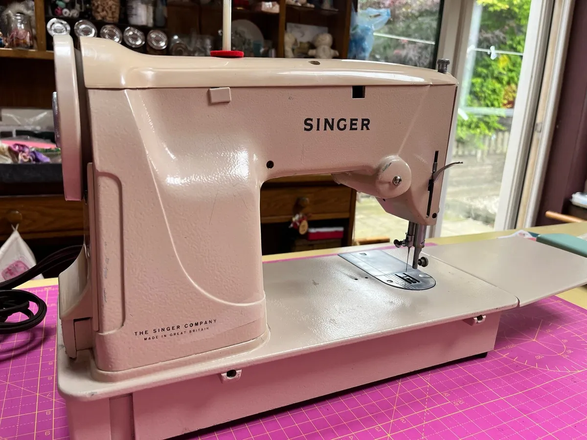 Singer Sewing Machine - Image 4