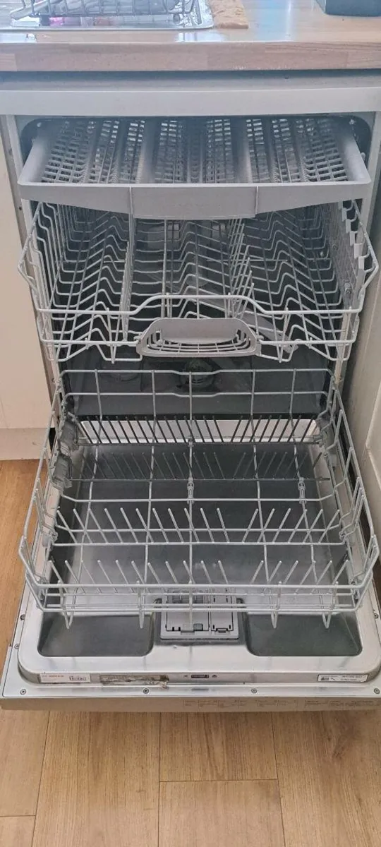 Dishwasher - Image 1
