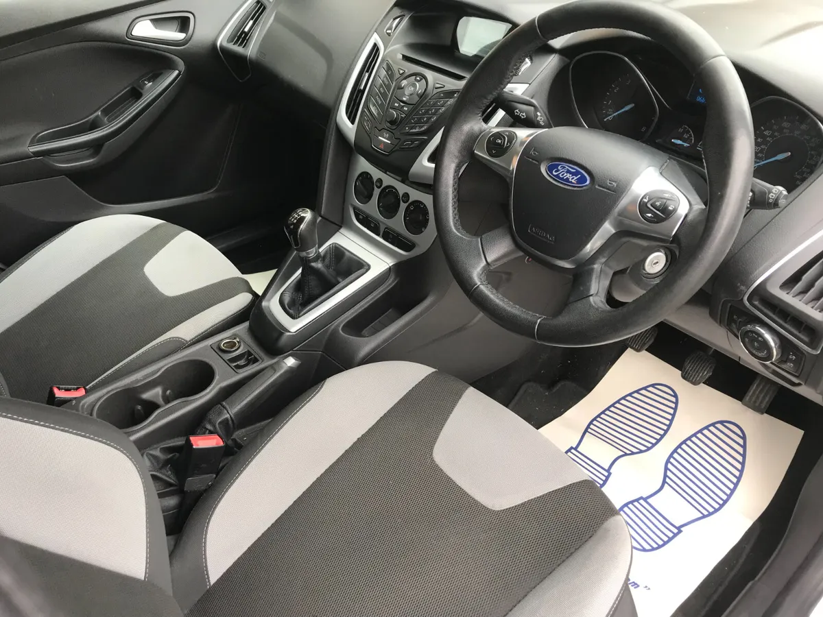 132 Ford Focus 1.0L Petrol Zetec Ecoboost Only 67m - Image 4