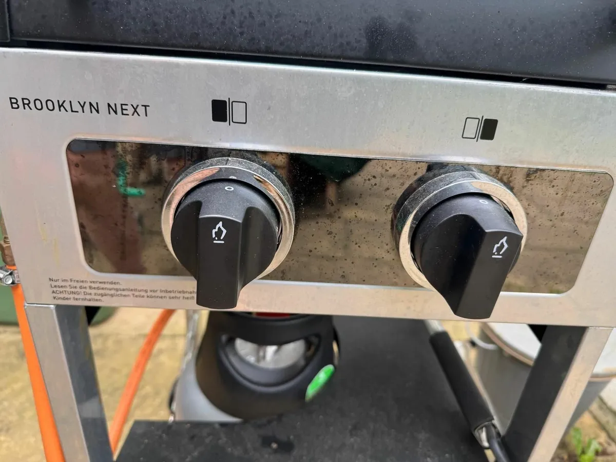 Gas Barbecue including gas cylinder - Image 4
