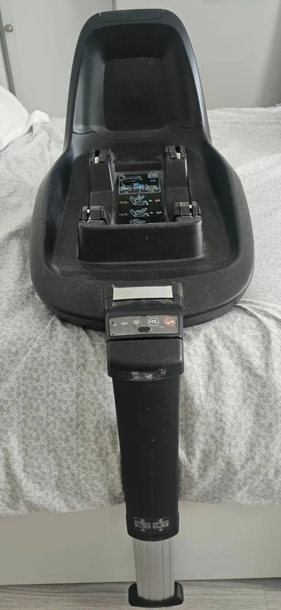 Isofix maxi cosi 2 way base for carseat - Image 1