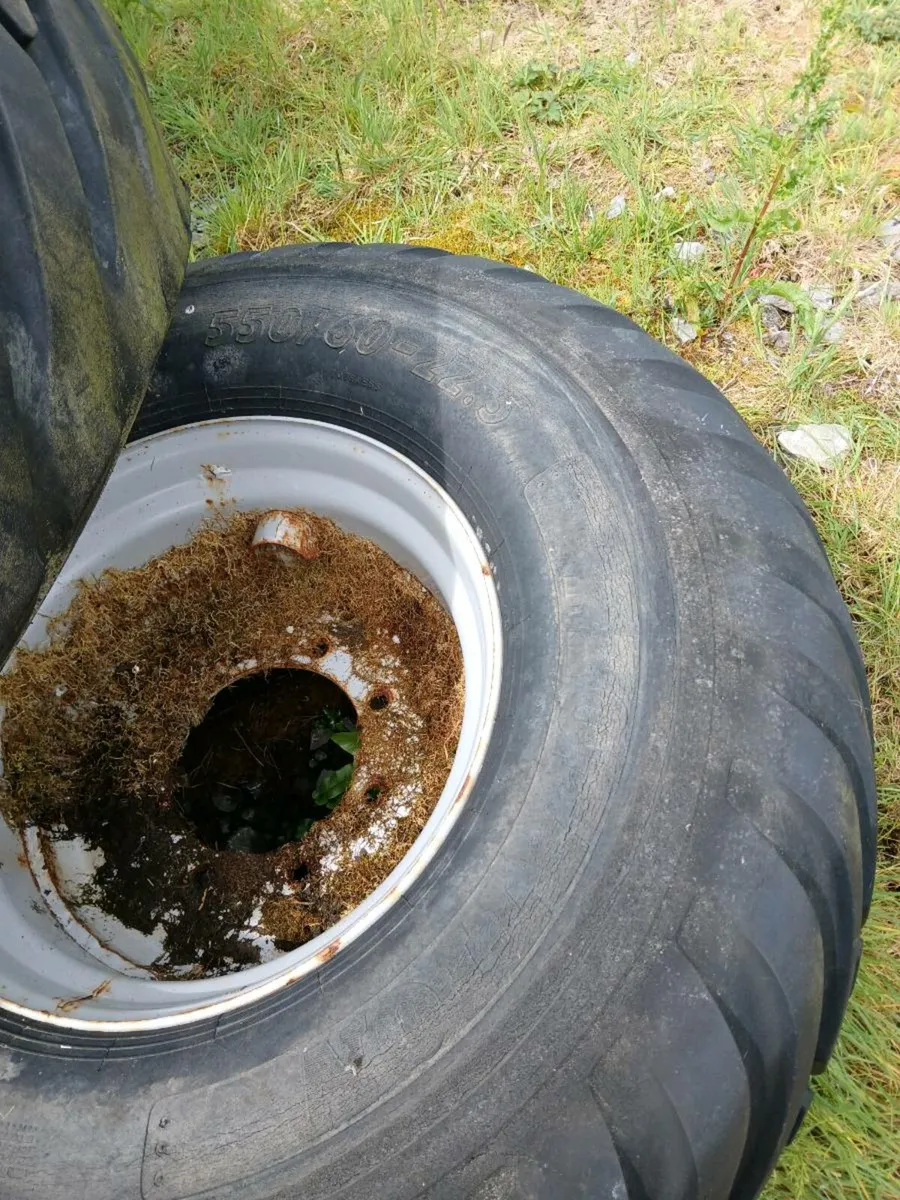 Slurry tanker wheels and tyres - Image 3