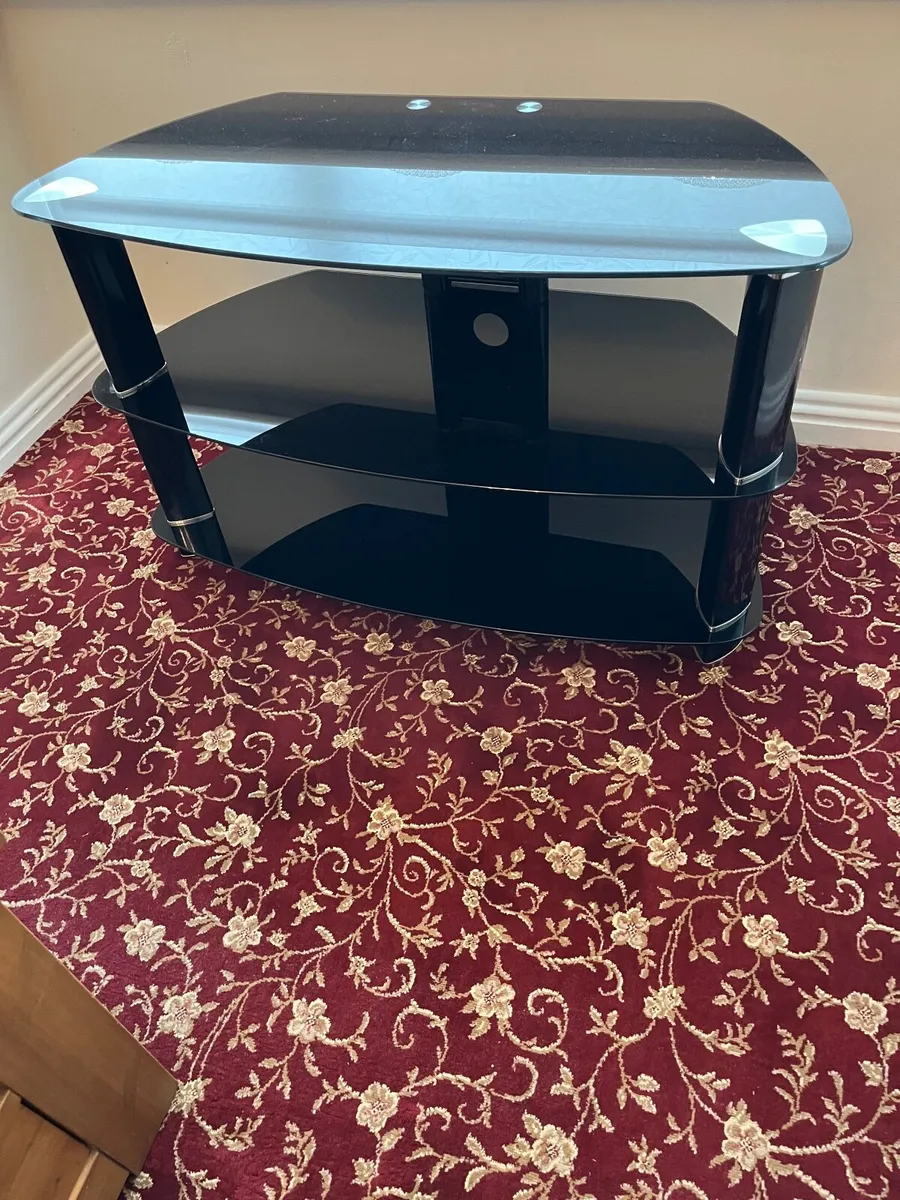 Glass TV table - Image 2