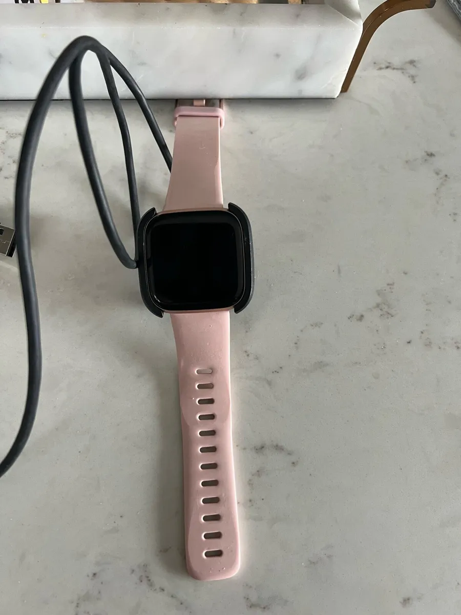 Fitbit Versa2 Smartwatch rose gold - Image 4