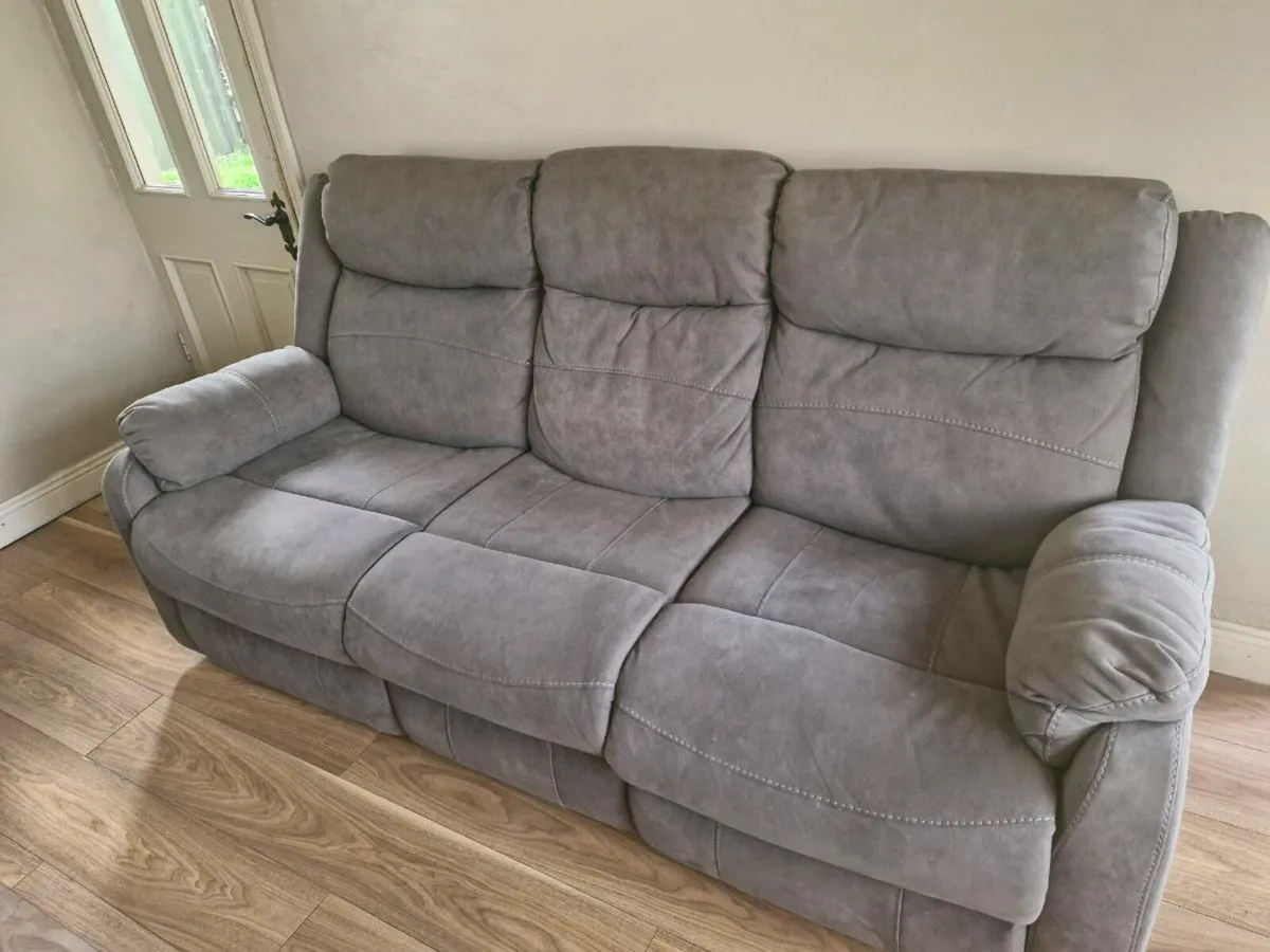 3 seater recliner and arm chair - Image 1