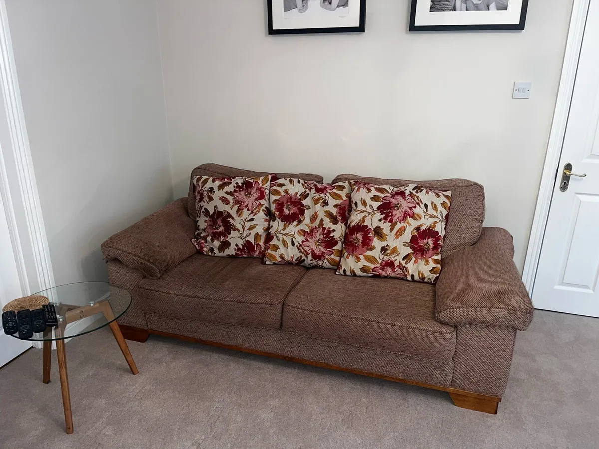 3 seater and 2 seater matching sofa set - Image 1