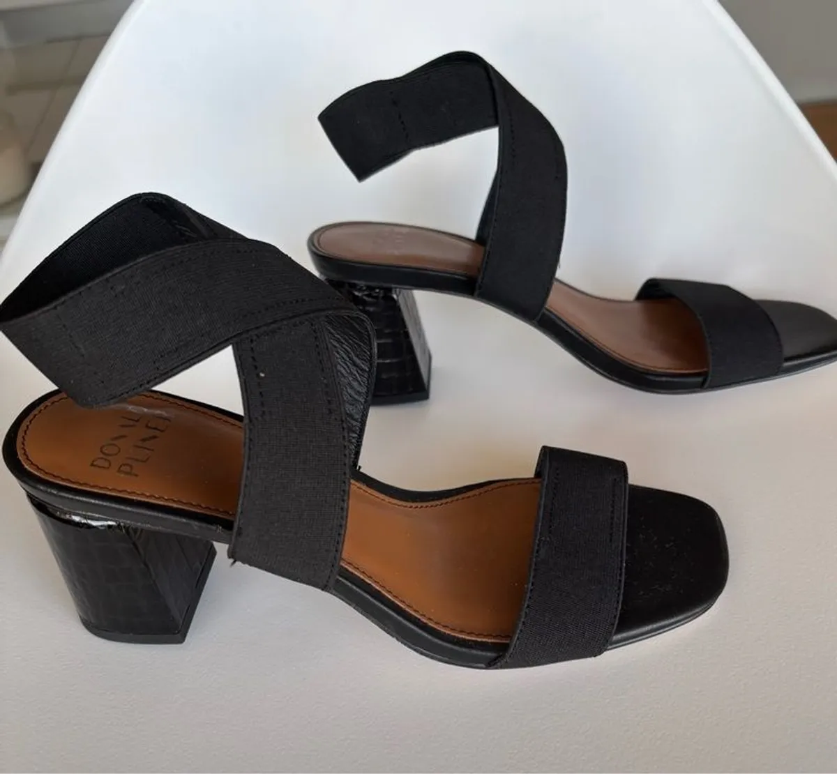 Brand new Donald Pliner leather sandals - Image 2