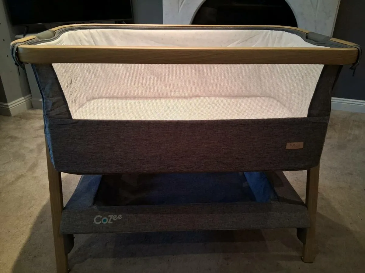 Tutti Bambini Cozee Bedside Crib (RRP €165) - Image 1