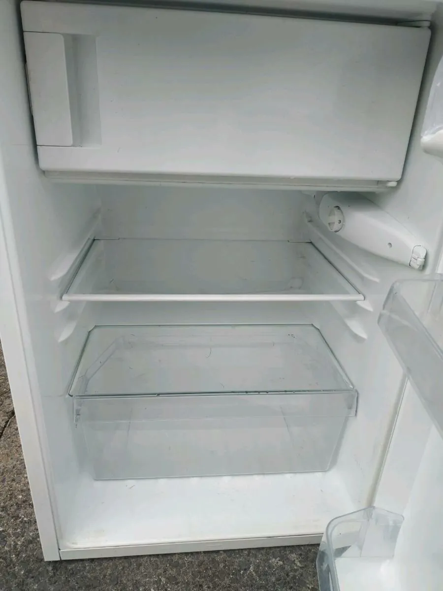 Under counter fridge freezer - Image 4