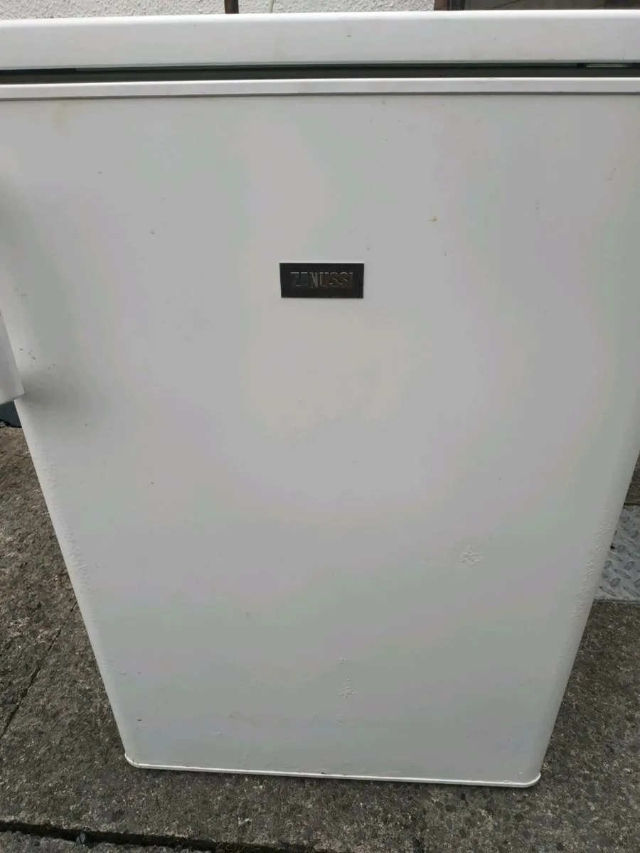 Under counter fridge freezer - Image 1