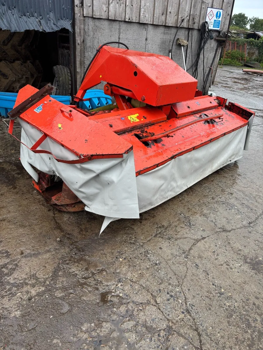 Kuhn front mower - Image 1